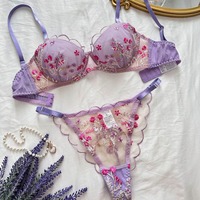 Vente en gros Ensemble soutien-gorge et culotte à armatures transparents en maille florale pour femmes