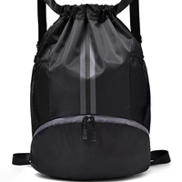 Sac de sport à cordon pour hommes, sac à dos imperméable pour femmes, compartiment pour nager avec chaussures, cordon de traction pour le football et le basket-ball.