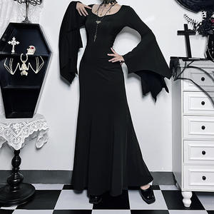 Robe sirène à manches chauve-souris gothique Addams Family pour femme - Product Image 2