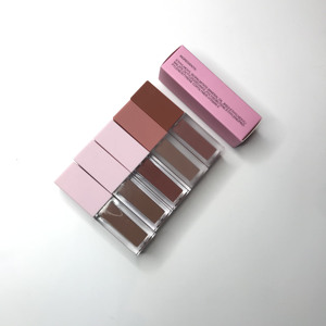 2024 xu hướng ánh sáng lung linh dưỡng ẩm rõ ràng Nude Lip Gloss Ống vuông thiết kế khoáng chất lỏng thành phần OEM Lip trang điểm - Product Image 1