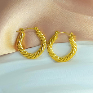 विंटेज फैशनेबल स्टाइलिश हाइड्रोलिक इयररिंग्स नाजुक हल्के स्टेनलेस स्टील वैक्यूम गोल्ड-प्लेटिंग सुरुचिपूर्ण सादे लूप डिजाइन - Product Image 3