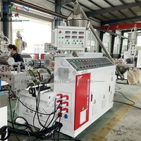Ligne de production de machine d'extrusion de profilés de fenêtres et de portes en PVC UPVC, machine à double vis conique pour la construction