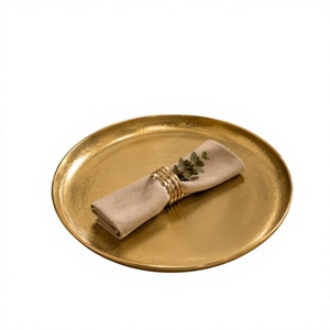 Assiette de Présentation Ronde Dorée Tendance en Métal Massif, Faite à la Main, pour Mariages – Vaisselle Élégante et Adorable pour la Table - Product Image 2