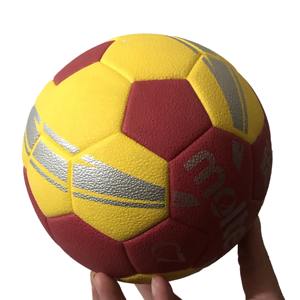 แฮนด์บอลรุ่นใหม่ล่าสุดปี 2025 สำหรับผู้ใหญ่ เล่นกีฬากลางแจ้ง ทีมพันธมิตร ออกแบบสีสันทันสมัย เหมาะสำหรับการฝึกซ้อม การแข่งขัน และการเล่น - Product Image 2