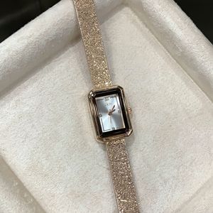 Reloj de Cuarzo con Correa Brillante y Esfera Color Champán - Product Image 2