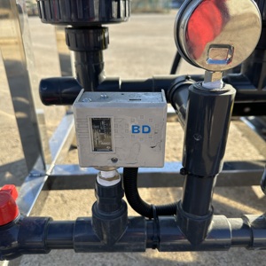 Système d'ultrafiltration UF <span class=keywords><strong>2m3</strong></span>/<span class=keywords><strong>h</strong></span> 2000LPH, équipement de traitement de l'eau pour l'irrigation agricole, purificateur d'eau commercial automatique - Product Image 4