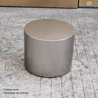Support de Présentation Cylindrique en Acier Inoxydable Personnalisé de Qualité Supérieure, Élégant pour Vitrine de Magasin de Vêtements, Idéal pour Socle Décoratif