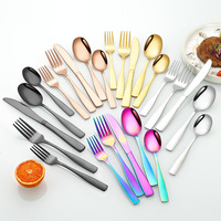 Ensemble de couverts en acier inoxydable avec poignée carrée, 24 pièces, réutilisables, lavables au lave-vaisselle, design moderne et durable pour un usage quotidien