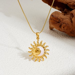 LiCai Damen Retro Sonne Mond 2-teiliges Schmuckset, Edelstahl Vergoldet Rosa Weiß Emaille Ohrstecker Halskette, Modeschmuck - Product Image 6