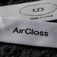 Étiquettes personnalisées 3D en satin polyester thermocollantes pour vêtements, chapeaux et foulards, avec logo brodé ou imprimé