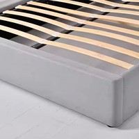 Marco de cama de almacenamiento de elevación de Gas de tamaño doble/Queen/King con estilo moderno hecho de madera con tiras de cuero PU cromadas brillantes