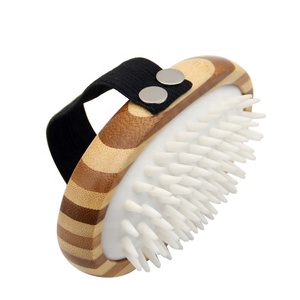 <span class=keywords><strong>Spazzola</strong></span> dello strumento del bagno del cane del gatto della <span class=keywords><strong>spazzola</strong></span> di massaggio dell'animale domestico di legno di bambù di gomma molle di nuovo disegno all'ingrosso della fabbrica - Product Image 5
