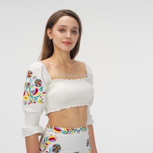 Nuevo Top Corto con Bordado Floral y Mangas Cortas para Mujer - Product Image 2