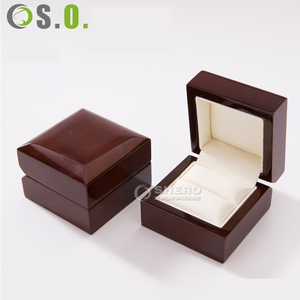 Boîte à Bague de Fiançailles Portable en Acajou, Petite et Populaire, Couleur Rouge Vin, Boîte en Bois Peinte Marron, Vente en Gros - Product Image 2