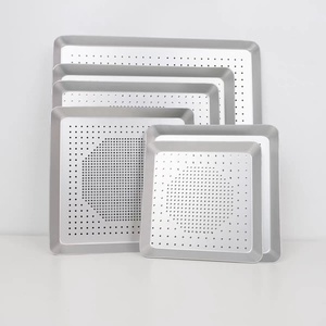<span class=keywords><strong>Teglia</strong></span> <span class=keywords><strong>per</strong></span> <span class=keywords><strong>Pizza</strong></span> <span class=keywords><strong>Forata</strong></span> da 14 Pollici (35 cm) in Lega di Alluminio Anodizzato, Quadrata, <span class=keywords><strong>per</strong></span> Cottura e Cucina - Product Image 4