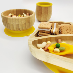 Bandeja de comedor de madera y bambú integrada dividida para bebés YCZM con ventosa de silicona - Product Image 5