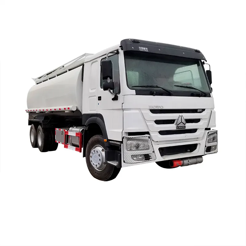 Bon produit HOWO 6*4 28 cbm 400hp eau/huile camion-citerne à essence diesel d'occasion à vendre