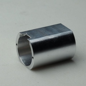Pieza Mecánica de Aluminio Mecanizada por CNC, Cilindro de Aluminio de Precisión Personalizado con Orificios de Montaje - Product Image 1