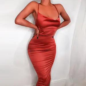 Sıcak Backless seksi bandaj moda parti Midi kolsuz spagetti kayışı yaz tek parça saten ipek sıkı elbiseler kadın kıyafetleri