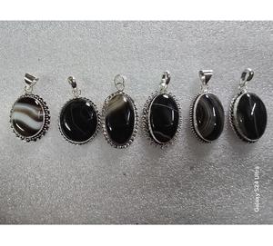 เครื่องประดับพลอยอเมทิสต์ธรรมชาติสีเงินหรูหราสำหรับผู้หญิงที่มีหินคริสตัลขัดเงาในงานแต่งงานดีไซน์ที่ละเอียดอ่อน - Product Image 5