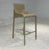 Chaise de bar en cuir de selle simple et moderne pour la maison, le bar, l'hôtel, la salle à manger avec dossier bas, écologique et durable