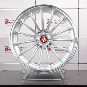 Jantes en alliage d'aluminium forgé en deux parties, design concave, 15-26 pouces, 5x114.3/112/130 PCD, garantie 10 ans, finition chrome Audi RR - Product Image 1