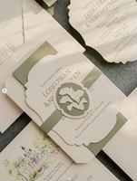 Invitations de mariage personnalisées de luxe élégantes en papier coton gaufré floral, suite d'invitations imprimées en typographie avec détails en feuille d'argent et d'or
