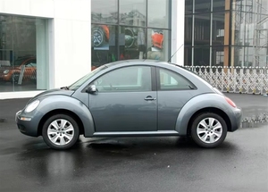 Voiture d'occasion à <span class=keywords><strong>vendre</strong></span> : Beetle 2.0T S 2013, traction avant, 1 à 4 cylindres, automatique, cabriolet/4 places, pas cher. - Product Image 2