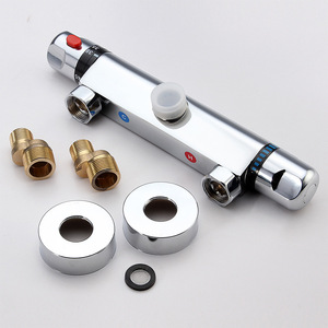 Valvola Miscelatrice Termostatica <span class=keywords><strong>in</strong></span> Ottone e Rubinetto Doccia <span class=keywords><strong>con</strong></span> Finitura Cromata, Doppia Maniglia, Getto Morbido/a Pioggia per Scaldabagni Elettrici/Solari - Product Image 5