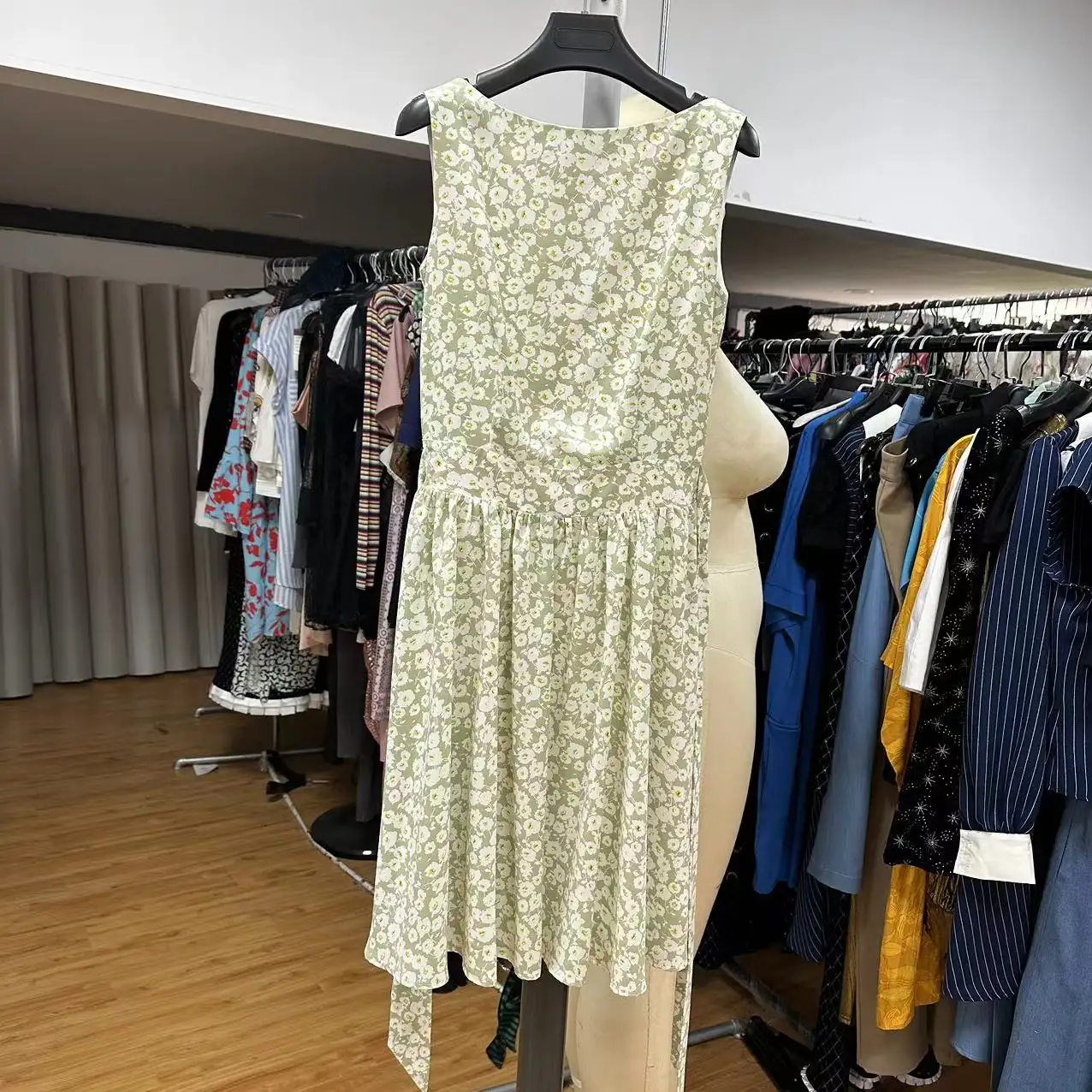Wholesale clothes fashion Women's Dress factory discount assorted bulk clothing shipping shop bales woman tops dress