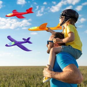 Avion à lancer manuel 48 cm avec lumière LED, jouet en mousse EPP, planeur pour enfants, jouet amusant pour l'extérieur - Product Image 4