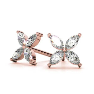 Boucles d'oreilles clous motif floral, plaqué or jaune, or rose, argent, effet diamant taille Asscher, bijoux élégants pour femme - Product Image 1