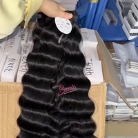 Faisceaux de cheveux bouclés bruts non traités à donneur unique Vendeur indien de cheveux humains en vrac afro crépus Fournisseur de cheveux birmans vietnamiens