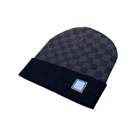 Topi Beanie Pola Geometris Musim Dingin untuk Pria Wanita, Rajutan Lembut dan Elastis dengan Manset, untuk Olahraga Luar Ruangan dan Penggunaan Sehari-hari di Cuaca Dingin