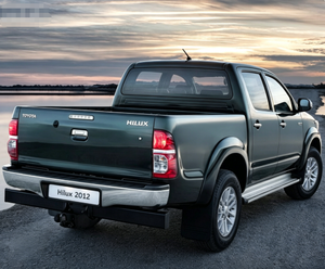 <span class=keywords><strong>Toyota</strong></span> Hilux 2.8D-4x4 <span class=keywords><strong>INVINCIBLE</strong></span> MHEV Usada <span class=keywords><strong>2022</strong></span> Automática con Cámara Trasera para Hilux - Product Image 5