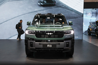 BYD Denza B8 Leopard 8 2025, SUV de luxe, livraison rapide, véhicule tout-terrain haute performance, service d'exportation personnalisé, Famgchengbao 2026