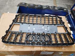 กระจังหน้าสำหรับ <span class=keywords><strong>Audi</strong></span> <span class=keywords><strong>Q7</strong></span> <span class=keywords><strong>V12</strong></span> <span class=keywords><strong>TDI</strong></span> 6.0L ปี 2007-2009 ชุบโครเมียมแบบกรอบเดี่ยว พร้อมตรา <span class=keywords><strong>V12</strong></span> - Product Image 4