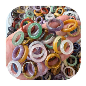 Anelli in Cristallo Naturale Intagliato all'Ingrosso, Anelli Misti in Quarzo, Pietre Preziose in Vendita - Product Image 1