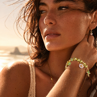 Bracelets de charme élastiques tendance en perles de verre à facettes colorées, motif marguerite et étoile de mer émaillée, style bohème pour l'été et la plage