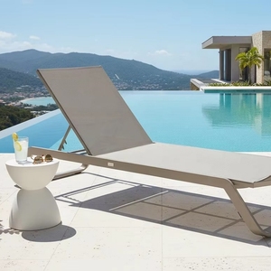 سرير شاطئ عالي الجودة بإطار ألومنيوم، تصميم عصري قابل للتكديس للاستخدام الخارجي، سرير شاطئ متين - Product Image 1