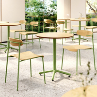 Ensemble de mobilier pour restaurant de style nordique, zone de loisirs et de repos en espace public, table et chaises, pour la vente de thé au lait, café et en-cas