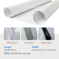 Rouleau de vinyle auto-adhésif brillant en PVC, imperméable, résistant aux UV, sans bulles, durable pour sols de bus, voitures, pistes de danse de mariage, et protection de bouteilles.