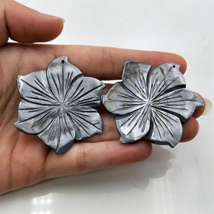 Colgantes de Concha Natural Tallada en Forma de Flor de 5 Pétalos, Estilo Bohemio, Color Gris, Madreperla Grabada, Dijes para Collar, Moda, Venta al Por Mayor - Product Image 4