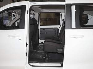 Dongfeng <span class=keywords><strong>DFSK</strong></span> <span class=keywords><strong>Fengon</strong></span> 380 MPV 1.5L Motor de gasolina 7 asientos MPV - Product Image 5