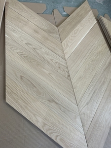 <span class=keywords><strong>Parquet</strong></span> en bois d'ingénierie de style européen de haute qualité, chêne en chevron, surface AB brossée, bois naturel <span class=keywords><strong>pour</strong></span> la décoration intérieure - Product Image 3