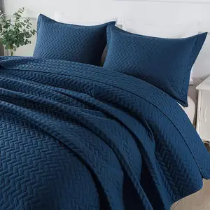 Customize Manufacturer Direct Sales Hotel Home Microfiber Solid 4 Pcs Bedding Set Lightweight Comforter Set Bed Linen Quilt