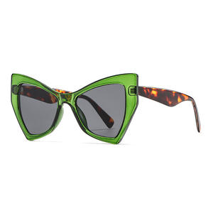 Nouvelles lunettes de soleil pour femmes en forme de papillon, monture en plastique noir, protection UV400, type 3, pare-soleil, design tendance pour une utilisation en extérieur - Product Image 4