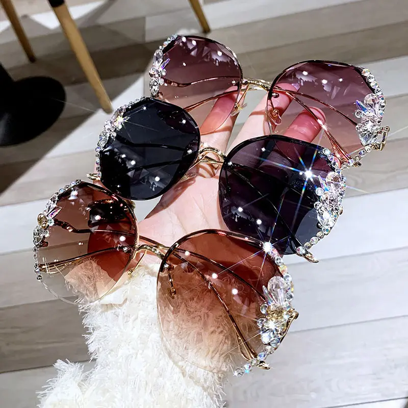 Gafas de sol con diamantes para mujer, lentes de sol femeninos, a la moda, venta al por mayor, 2022