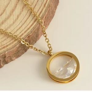 Collar de Acero Inoxidable Chapado en Oro de 18K con Zirconia, Colgante Minimalista y Popular con Forma de Corazón Transparente para Mujer, Joyería de Moda - Product Image 5