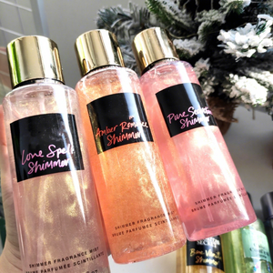 Bruma Corporal Perfumada con Aroma Floral y Frutal <span class=keywords><strong>Bare</strong></span> <span class=keywords><strong>Vanilla</strong></span> Love Spell de 250 ml, Perfume en Cofre, Spray Corporal para Mujer - Product Image 1